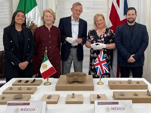 México agradece a ciudadano británico por devolver 19 piezas arqueológicas: ‘Es un acto generoso’