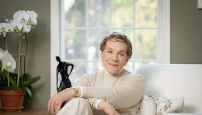 Julie Andrews directs 'The Great American Mousical' for sold-out run in Branford