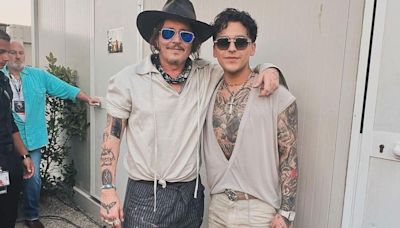 Nodal presume su encuentro con Jonnhy Depp en Italia