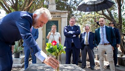 Canciones y poesía en el primer homenaje de España al exilio republicano en México