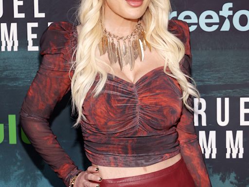 Tori Spelling Recalls Trying to Bleach Her ‘Landing Strip’ During ‘90210’ Days and It Turned Purple