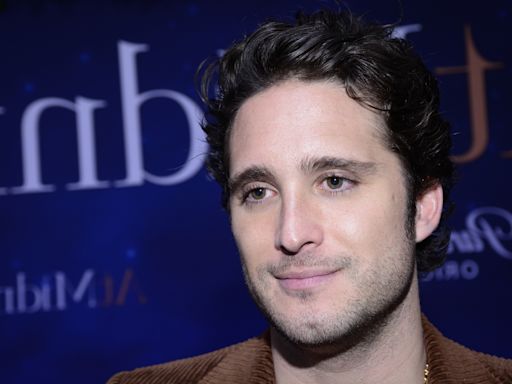 Diego Boneta asegura que al igual que Danna Paola, tuvo que cambiar su nombre artístico