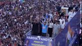 Hardik Pandya Receives Hero's Welcome on Return to Hometown in Vadodara - WATCH - News18