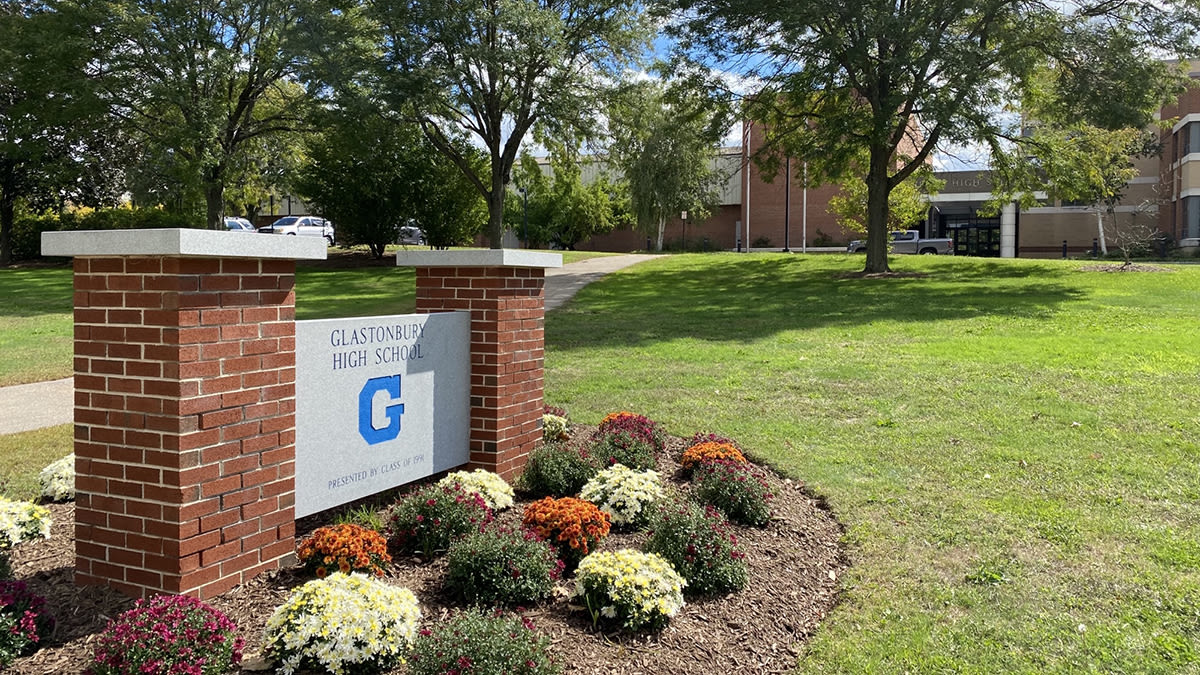 16-year-old arrested in connection to social media threat against Glastonbury High School