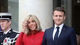 PHOTOS Brigitte Macron en rouge le jour et longue robe près du corps le soir pour recevoir Xi Jinping et sa femme