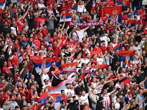 La UEFA multa a Serbia con 10.000 euros por sus mensajes anti Kosovo