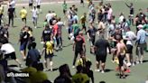 Monumental batalla campal en un partido de fútbol en Paterna