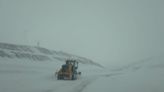 La nieve no da descanso a los operarios viales en los pasos fronterizos de Neuquén hacia Chile - Diario Río Negro