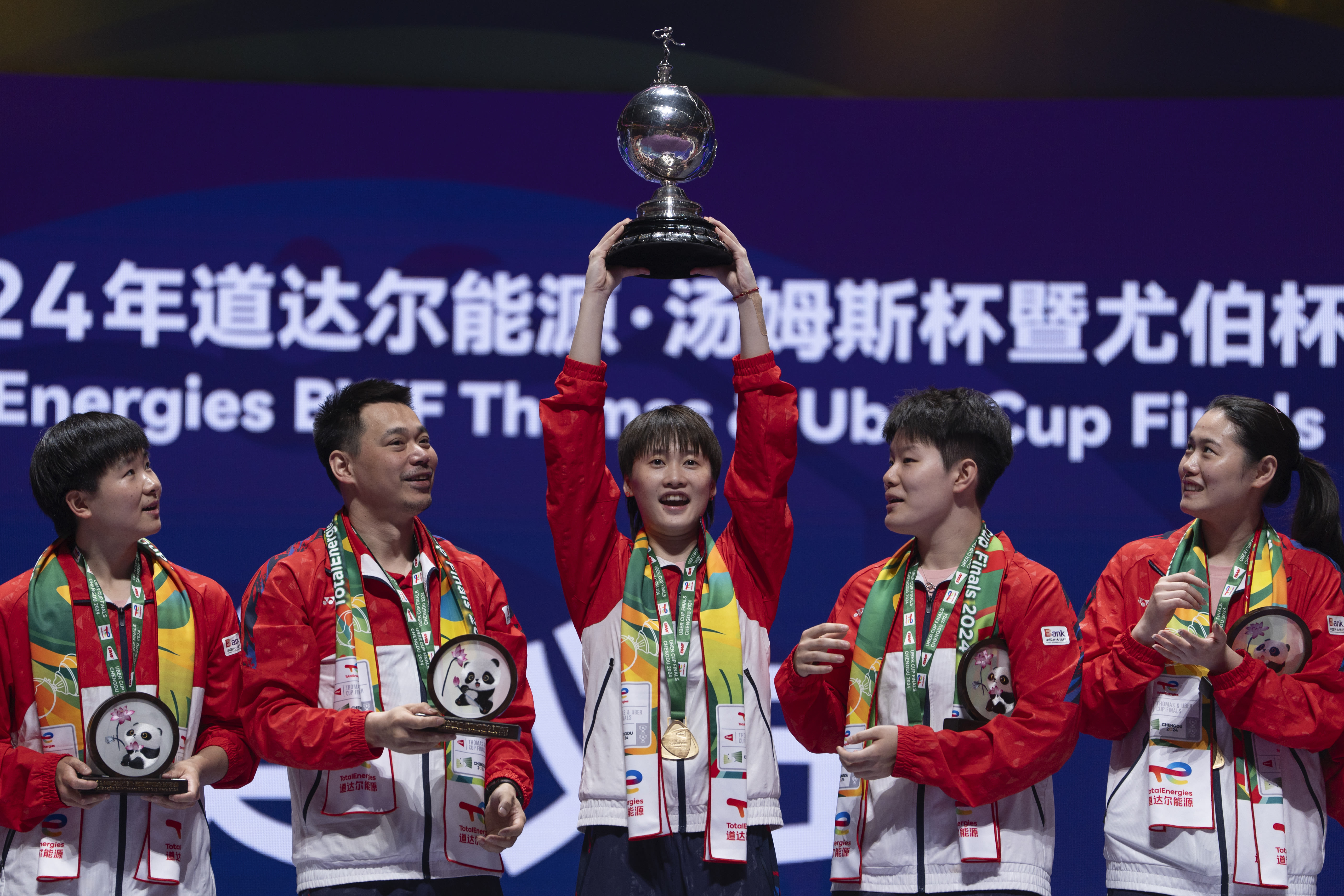 China wins Uber Cup for 16th time, beats Indonesia 3-0 in final