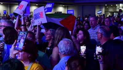 Gov. Tim Walz interrupted by pro-Palestine protester during Arizona appearance