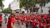 Los niños llenan el centro de la ciudad para respaldar la donación de órganos