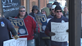 La Crosse MTU workers picket for higher wages
