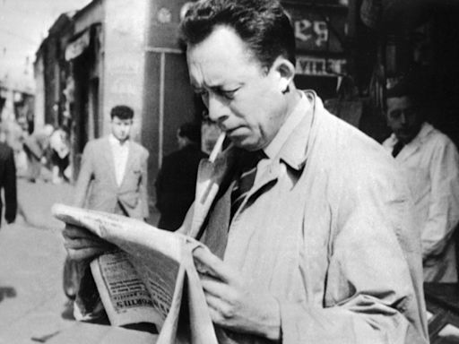 Un excepcional manuscrito de la novela de Camus "El extranjero" sale a subasta