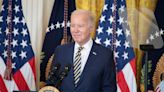 Biden bromea con que Trump se echó lejía en el pelo para combatir la covid