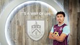 Jeremy Sarmiento fue anunciado como refuerzo del Burnley de la segunda división de Inglaterra