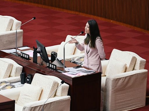 台北大稻埕碼頭簡體字標誌引爭議 顏若芳要求徹查改善