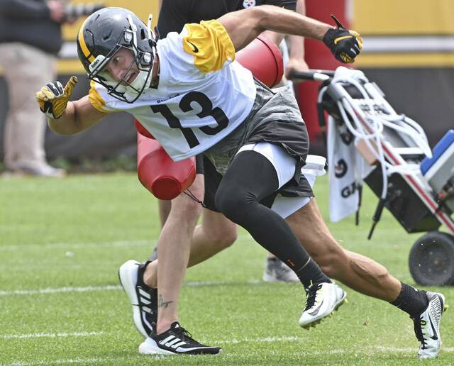 Steelers notes: New QBs take O-line to dinner, tight end signed, WR Scotty Miller confident