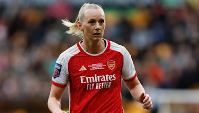 Stina Blackstenius signs new Arsenal contract