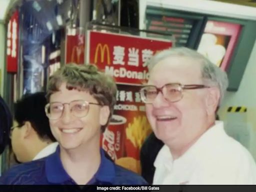 Bill Gates And Warren Buffett Have McDonald's Gold Card That Offers Free Food For Life