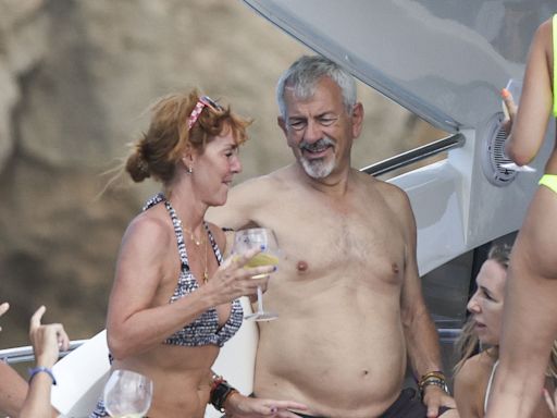 Las divertidas y románticas vacaciones de Carlos Sobera y su mujer Patricia Santamarina en Ibiza, ¡viento en popa y a toda vela!