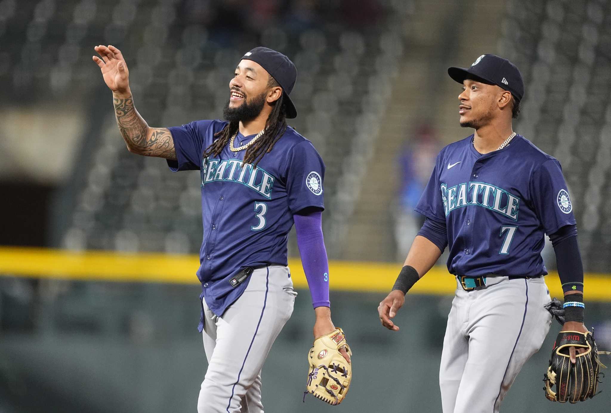 Mariners put leadoff-hitting SS J.P. Crawford on the 10-day IL with oblique strain