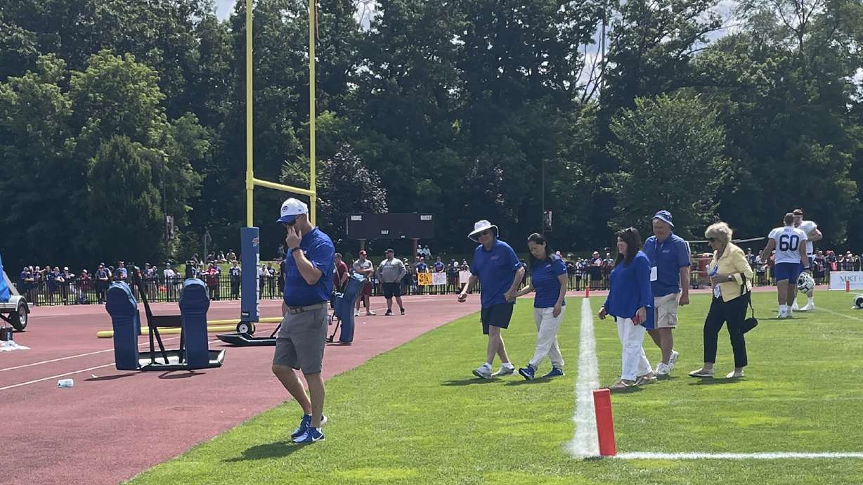 Bills co-owner Kim Pegula helps break team huddle in latest sign of her recovery from cardiac arrest