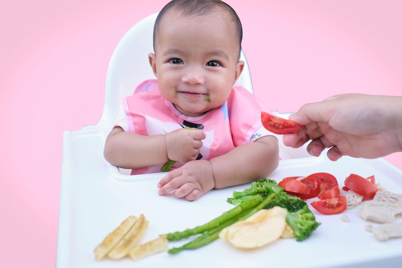 New Study Says Baby-Led Weaning May Have Advantages Over Other Methods