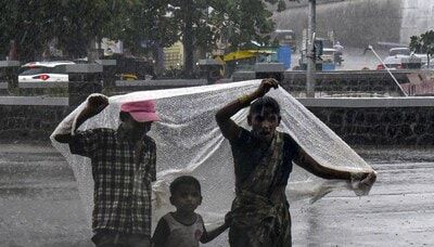 Yellow alert in Thane, Mumbai as heavy rainfall predicted for next 5 days