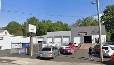 Syracuse auto repair shop finds new route to staying open after zoning mixup