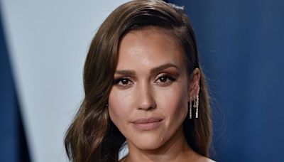 Watch: Jessica Alba takes on gang in action thriller 'Trigger Warning'