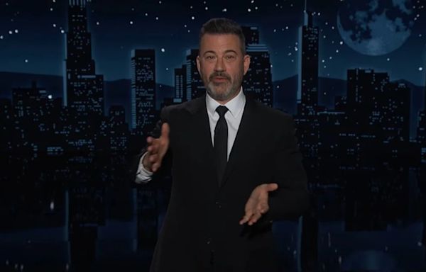 Jimmy Kimmel Refutes Claim Joe Biden Froze on Stage : ‘I Was Standing Right Next to Him’ | Video