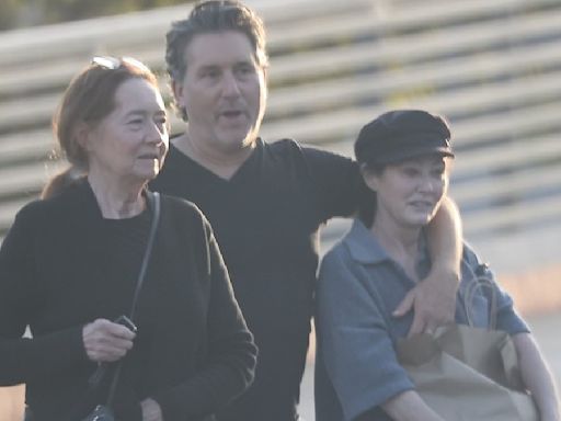 Last images show Shannen Doherty arm-in-arm with friends before death