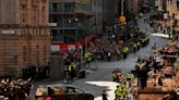 El arresto de manifestantes contra la monarquía genera preocupaciones por la libertad de expresión en Gran Bretaña