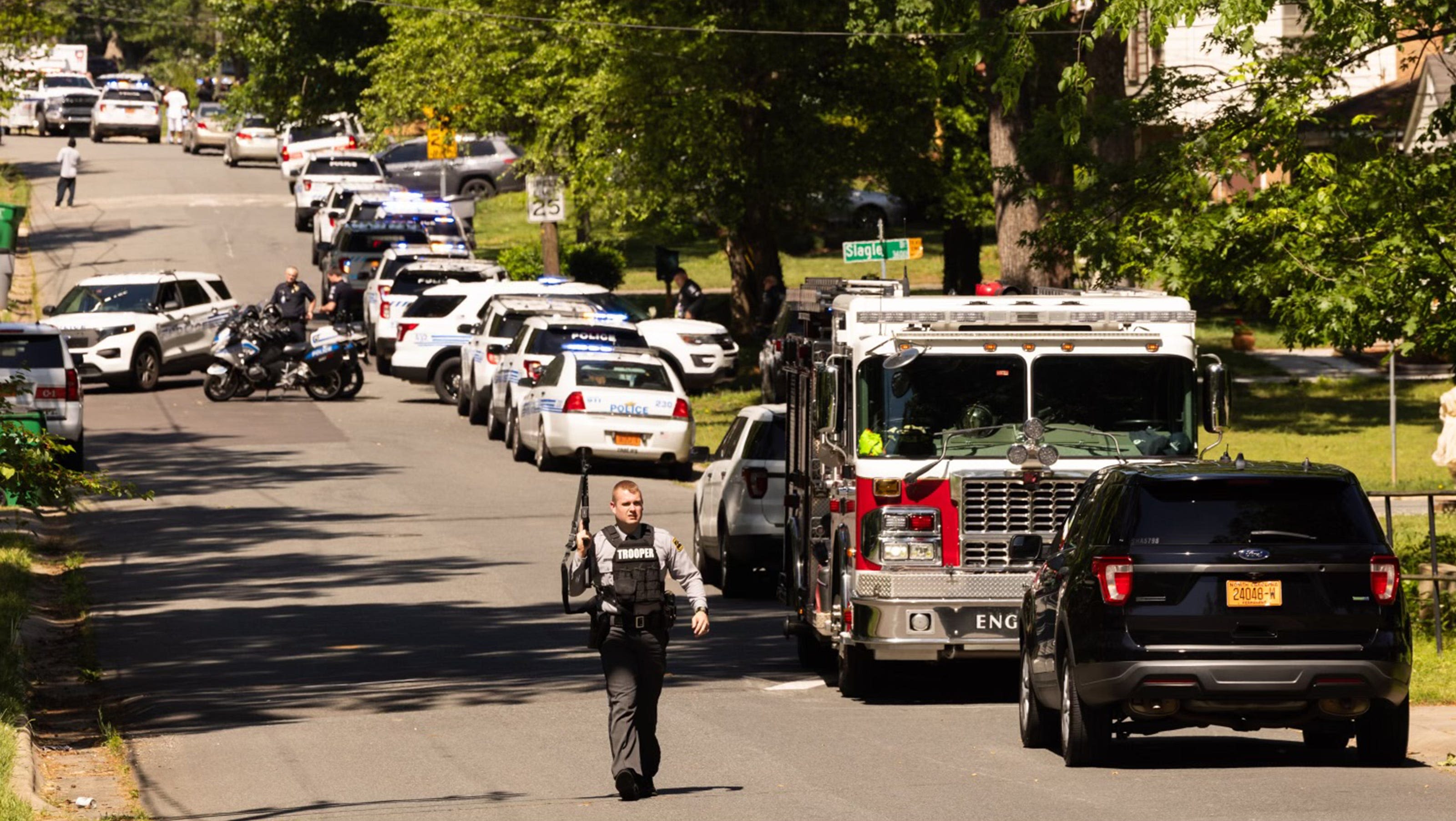 4 law enforcement officers killed while serving warrant in North Carolina, authorities say