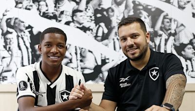 Botafogo anuncia renovação contratual com trio da base | Botafogo | O Dia