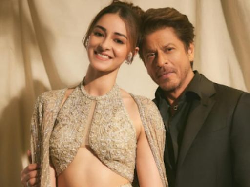 Ananya Panday Poses With ‘King’ Shah Rukh Khan At IIFA 2024; Suhana Khan Reacts - News18