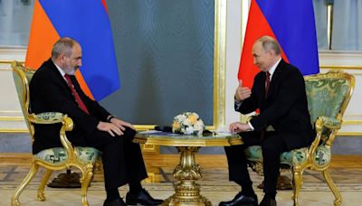 Nach Spannungen: Russlands Präsident Putin spricht mit Armeniens Regierungschef