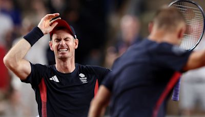 Las lágrimas de un campeón que amplía su carrera una ronda más: Andy Murray salva dos 'match balls' y rompe a llorar en París