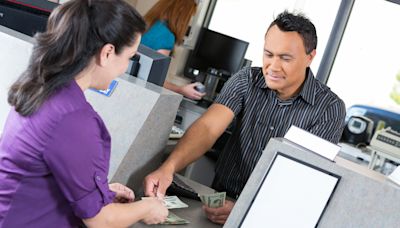 I’m a Bank Teller: 7 Reasons You Should Never Deposit More Than $10K at Once