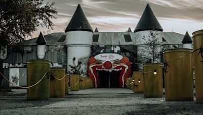 Inside iconic theme park turned to Zombie hell as 'killer clowns' take over