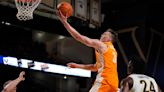 Knecht scores 32 as No. 5 Tennessee rallies, beats struggling Vandy 75-62