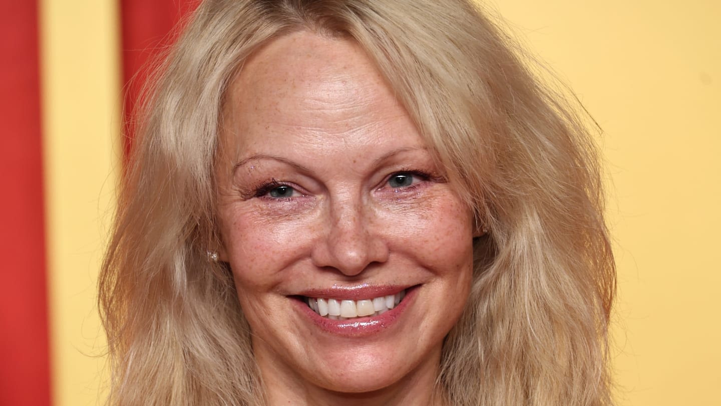 The Simple Way in Which Pamela Anderson Is Challenging Beauty Ideals