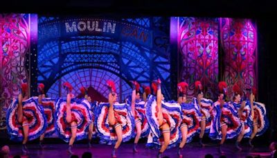 135 años del Moulin Rouge: qué encontramos en el mítico cabaret de París que está abierto los 365 días del año