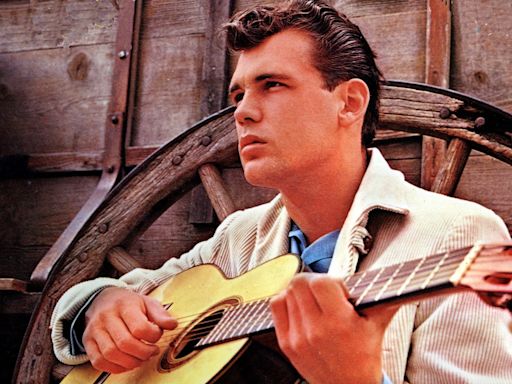 Duane Eddy, rock’n’roll pioneer renowned for his echo-laden twanging guitar sound – obituary