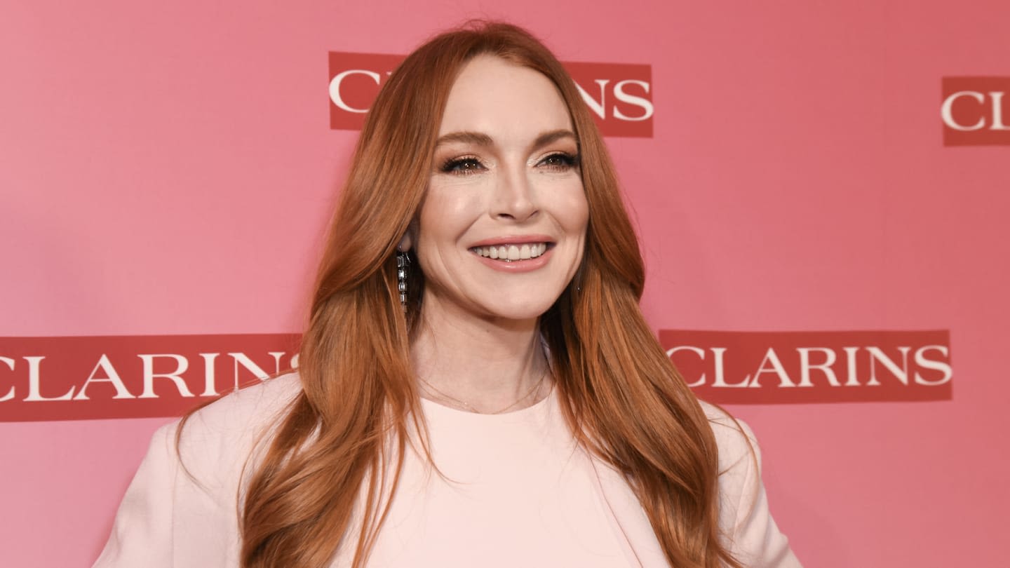 Lindsay Lohan Celebrates 38th Birthday With Glowing, Bare-Faced Selfie