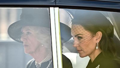 Camilla's blunt 2-word order to Princess Kate over Charlotte and George caught on camera