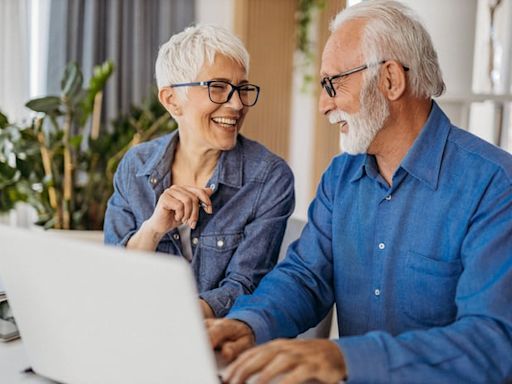 Social Security Benefits for Retired Workers, Spouses, and Survivors: 4 Things Married Couples Must Know