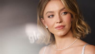 Sydney Sweeney: è bufera per il suo post Instagram sulle tette in risposta al bodyshaming della producer di “Euphoria”