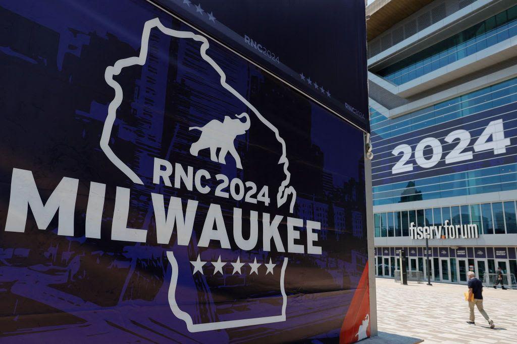 Trump arrives in Milwaukee for Republican convention