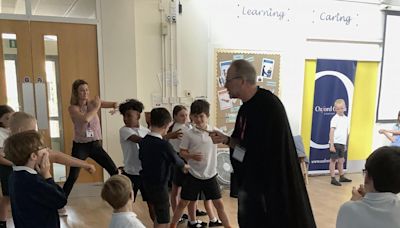 Oxford Opera visits Oxfordshire primary school pupils